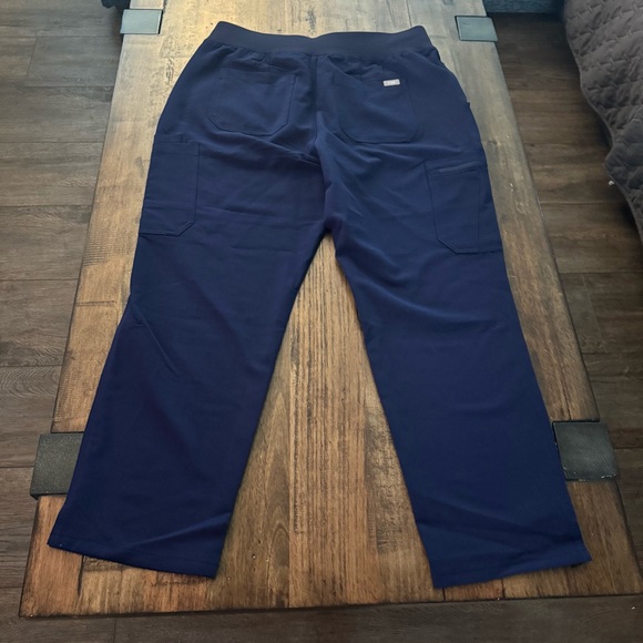 NWT Figs High Waisted Yola Navy Scrub Pants - Picture 6 of 7